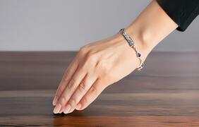 Браслет с молитвой: особый вид православных украшений